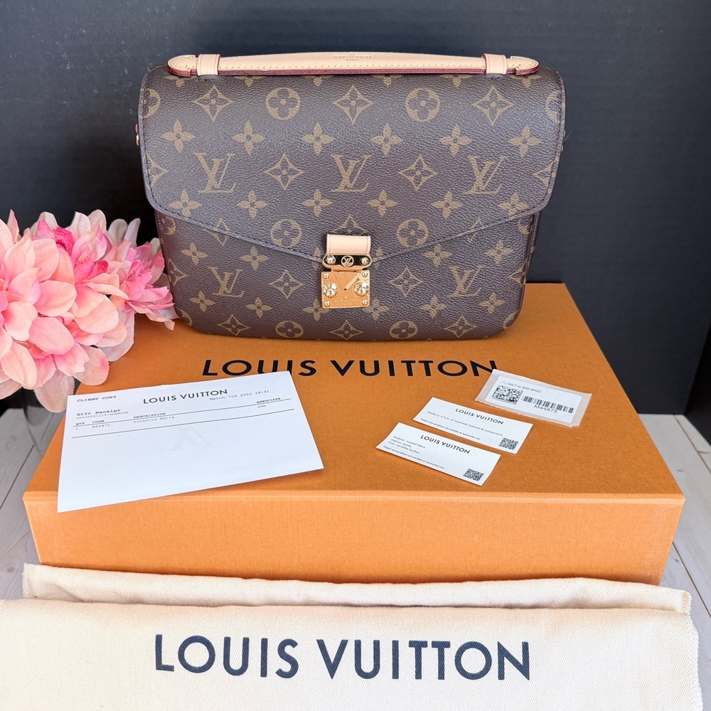 Authentic and Brand New Louis Vuitton Metis Pochette Monogram